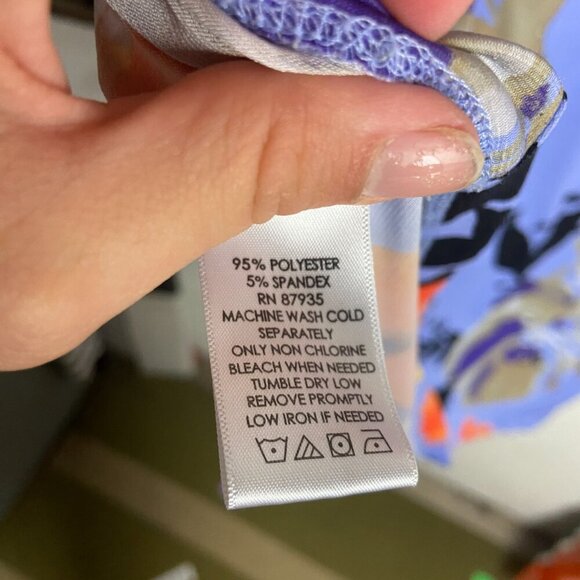 Susan Graver Size S Floral Printed Liquid Knit Asymmetrical Hem Tunic Top Blue - Picture 4 of 9